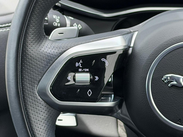 2022 Jaguar F Pace 3BA-DC2XC (UW-6a34b3c1ba5bd)[23]