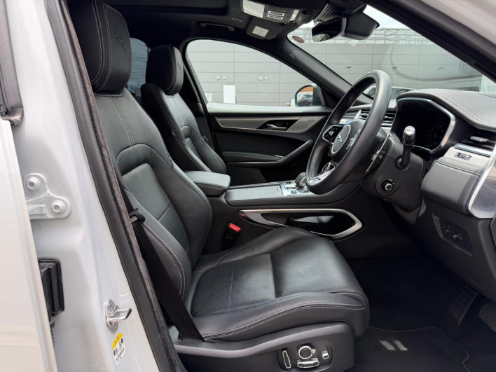 2022 Jaguar F Pace 3BA-DC2XC (UW-6a34b3c1ba5bd)[13]