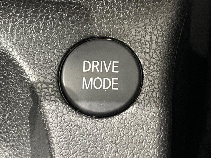 2019 Nissan Note DAA-SNE12 (UW-6a34b3cc282fc)[14]