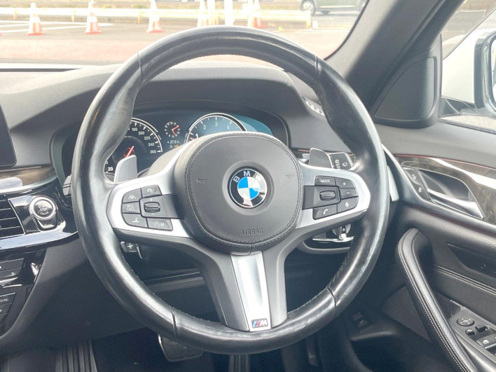 2017 BMW 5 Series DBA-JL20 (UW-6a34b3ed21ee4)[26]
