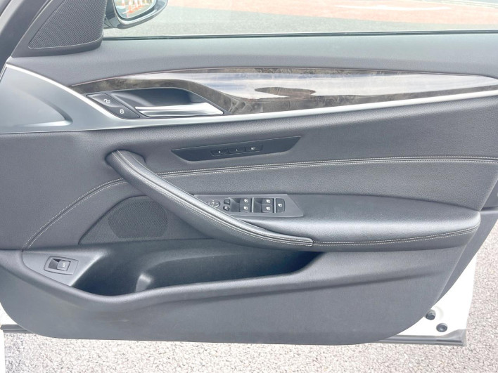 2017 BMW 5 Series DBA-JL20 (UW-6a34b3ed21ee4)[27]