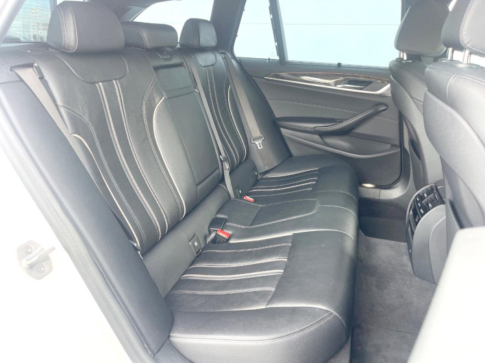 2017 BMW 5 Series DBA-JL20 (UW-6a34b3ed21ee4)[21]
