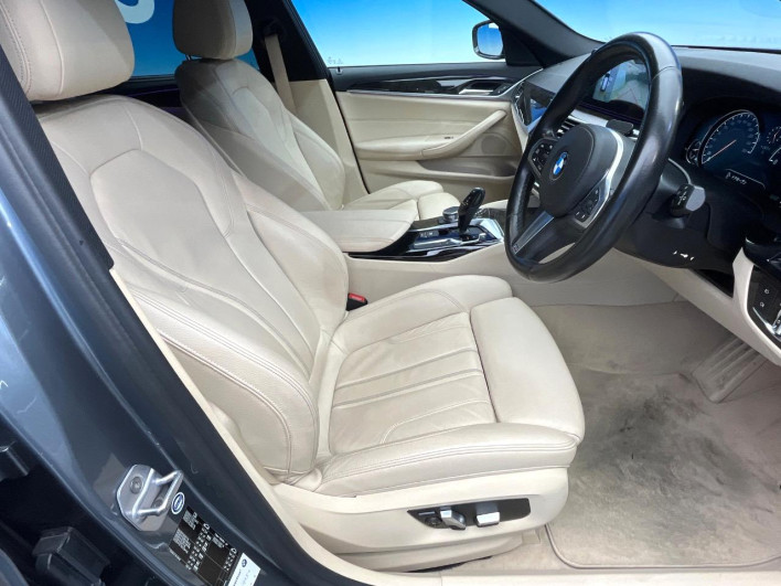 2017 BMW 5 Series DBA-JL20 (UW-6a34b3ed5f6ed)[28]