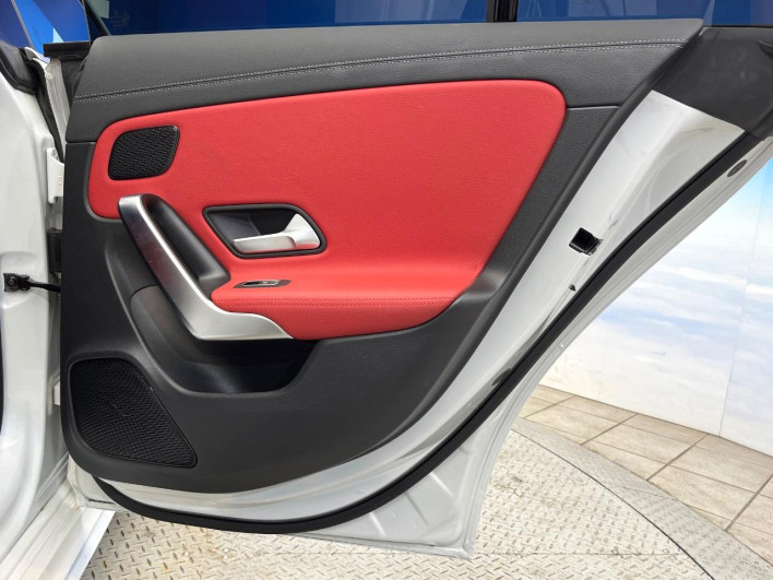 2019 Mercedes Benz CLA Class Shooting Brake 3DA-118612M (UW-6a34b3eff3e2b)[21]