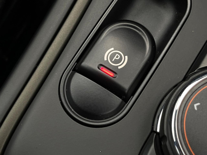 2017 Rover Mini LDA-YT20 (UW-6a34b3f66a43f)[18]
