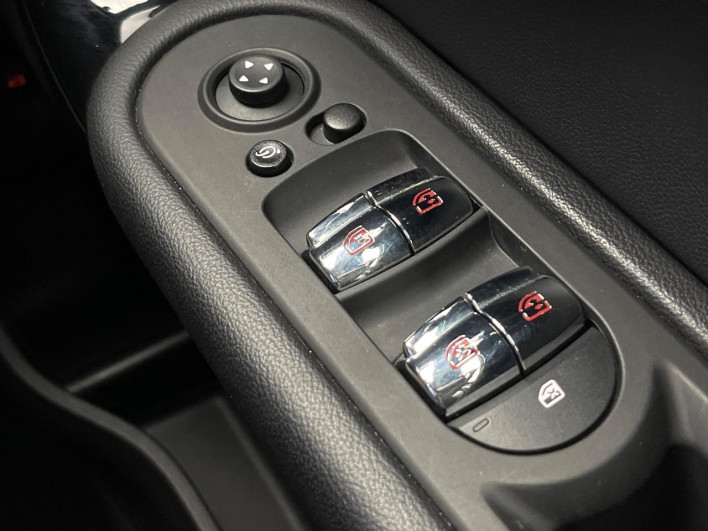 2017 Rover Mini LDA-YT20 (UW-6a34b3f66a43f)[4]