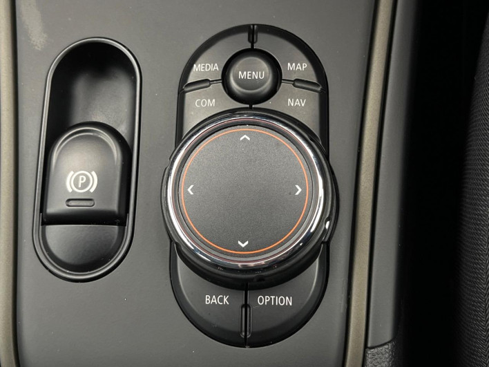 2017 Rover Mini LDA-YT20 (UW-6a34b3f66a43f)[17]