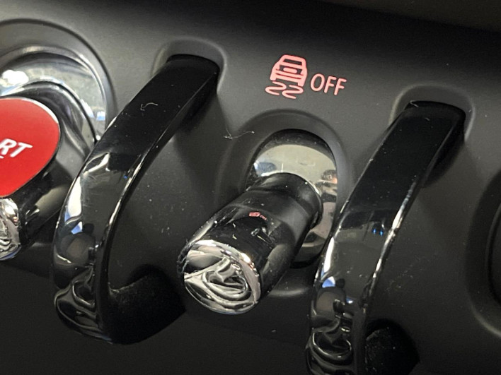 2017 Rover Mini LDA-YT20 (UW-6a34b3f66a43f)[12]