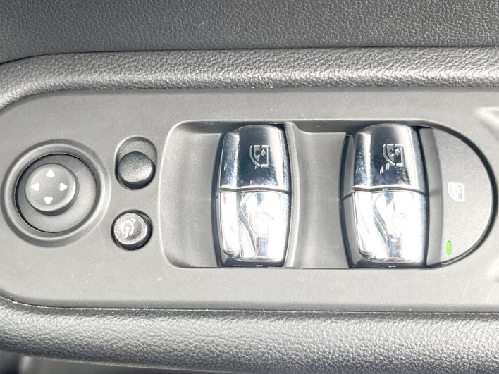 2017 Rover Mini LDA-YT20 (UW-6a34b3f7af0aa)[27]