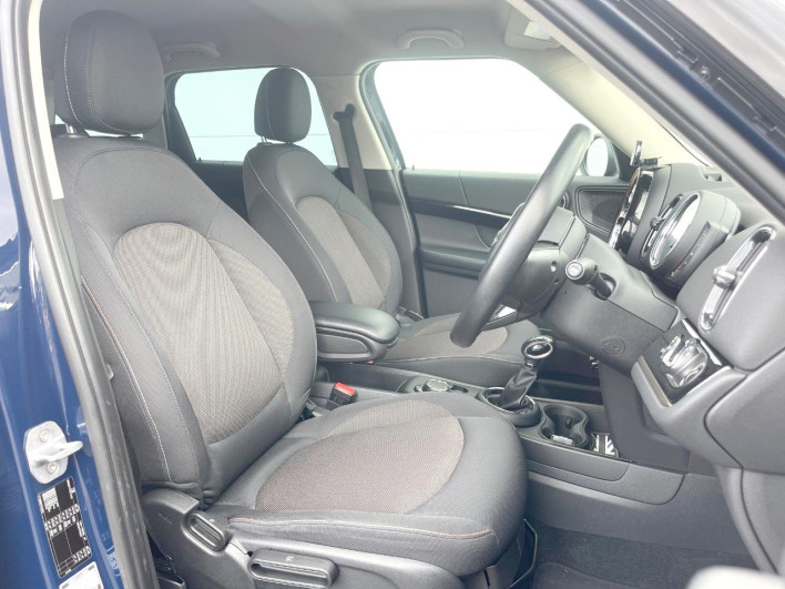 2017 Rover Mini LDA-YT20 (UW-6a34b3f7af0aa)[25]