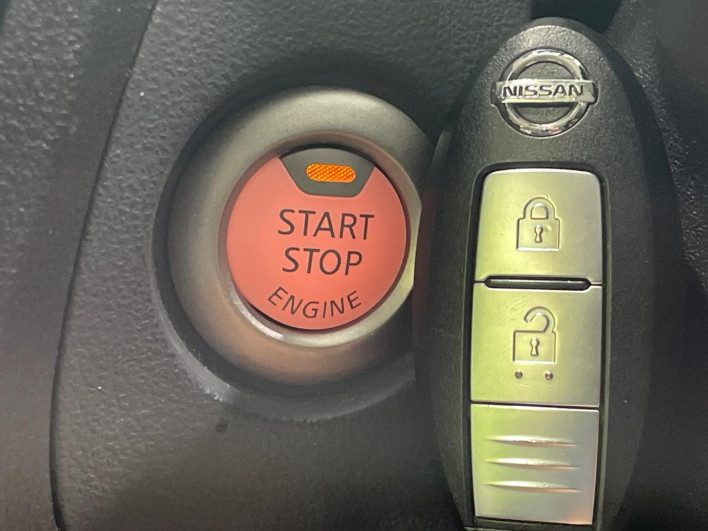 2017 Nissan JUKE DBA-YF15 (UW-6a34b3fbcc9fd)[13]
