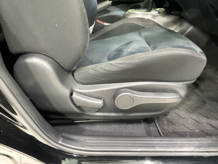 2017 Nissan JUKE DBA-YF15 (UW-6a34b3fbcc9fd)[29]