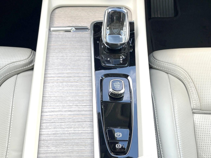 2022 Volvo XC60 5LA-UB420XCP2A (UW-6a34b3fe67836)[22]
