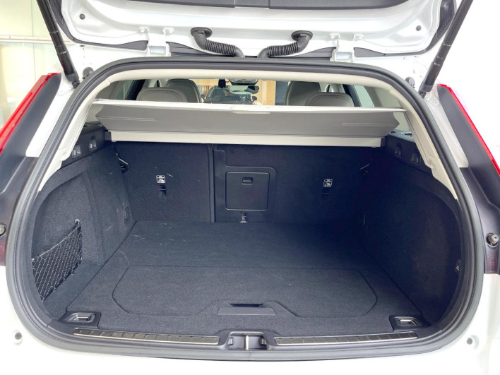2023 Volvo V60 5LA-ZB420P2 (UW-6a34b400da4b3)[13]