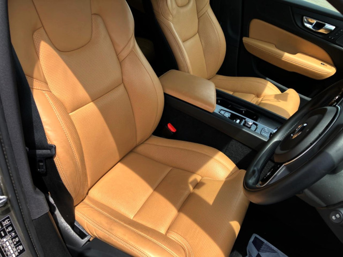2021 Volvo V60 5AA-ZB420TM (UW-6a34b4011eacc)[16]