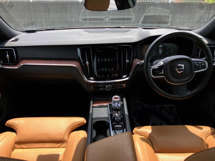 2021 Volvo V60 5AA-ZB420TM (UW-6a34b4011eacc)[26]