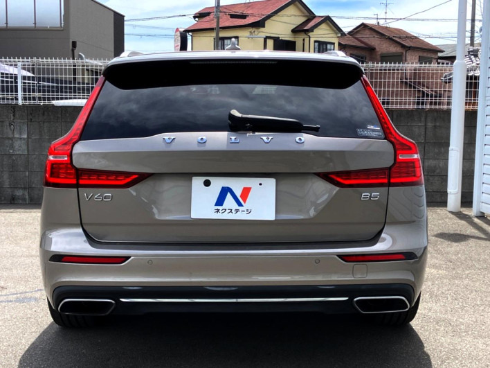 2021 Volvo V60 5AA-ZB420TM (UW-6a34b4011eacc)[21]