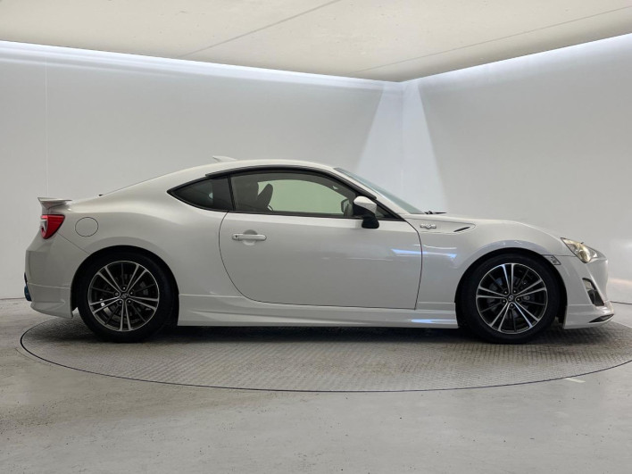 2013 Toyota 86 DBA-ZN6 (UW-6a34b406dff6b)[15]