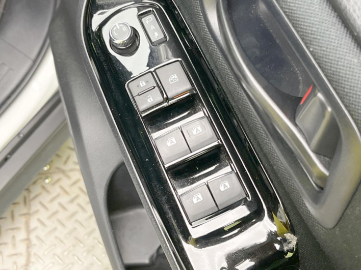 2017 Toyota Noah DBA-ZRR80W (UW-6a34b40d8c1a7)[8]