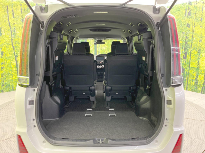 2017 Toyota Noah DBA-ZRR80W (UW-6a34b40d8c1a7)[21]