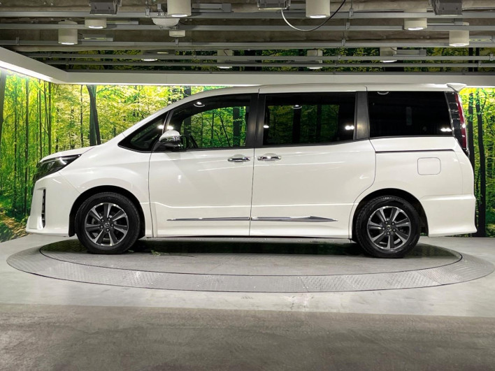 2018 Toyota Noah DBA-ZRR80W (UW-6a34b40f9c76e)[12]