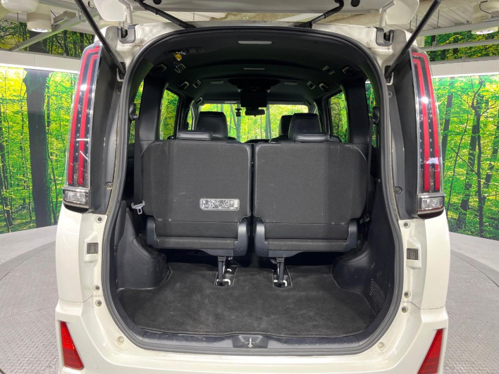 2018 Toyota Noah DBA-ZRR80W (UW-6a34b40f9c76e)[16]