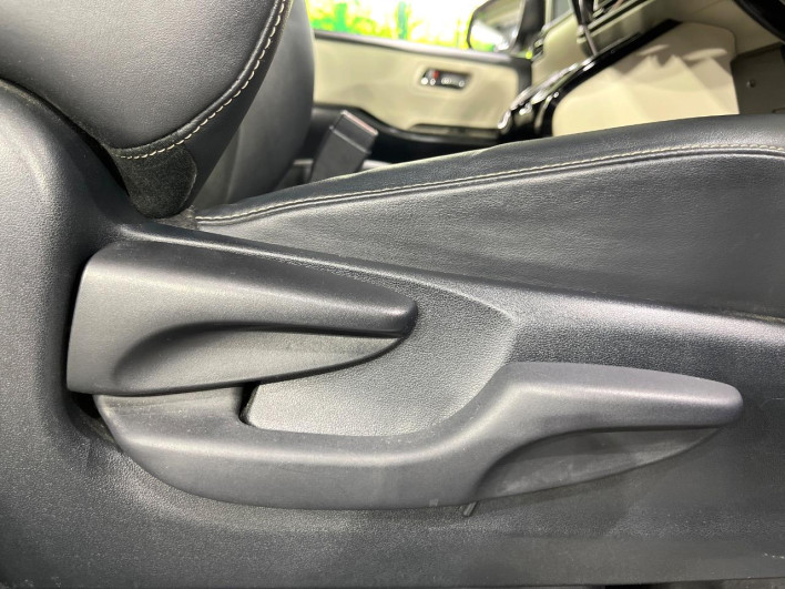 2018 Toyota Noah DBA-ZRR80W (UW-6a34b40f9c76e)[22]