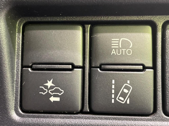 2020 Toyota Noah DBA-ZRR80W (UW-6a34b412a80b0)[7]