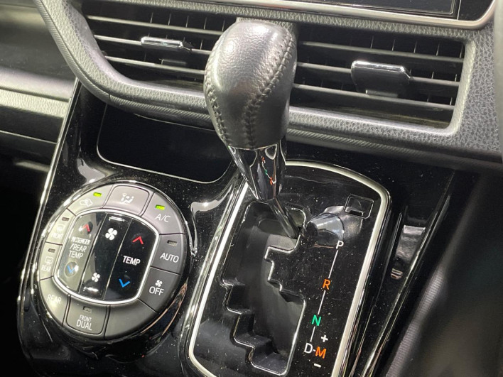 2020 Toyota Noah DBA-ZRR80W (UW-6a34b412a80b0)[20]