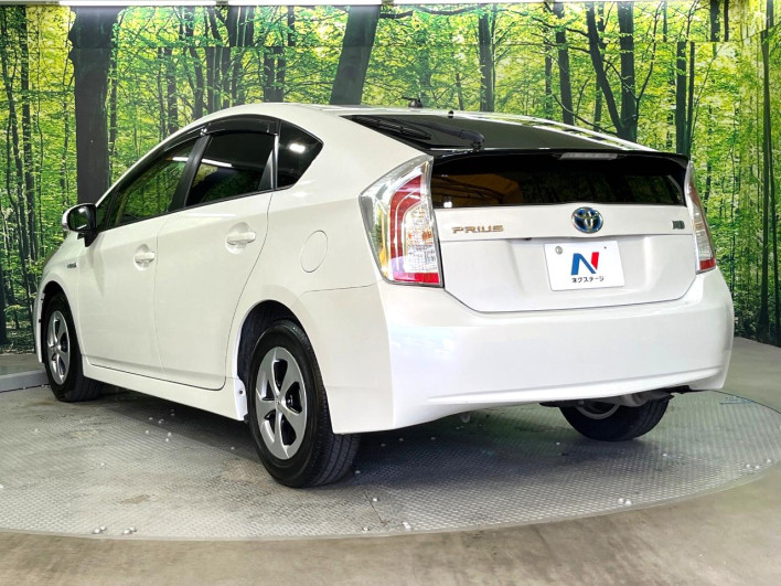 2013 Toyota Prius DAA-ZVW30 (UW-6a34b420445ee)[18]
