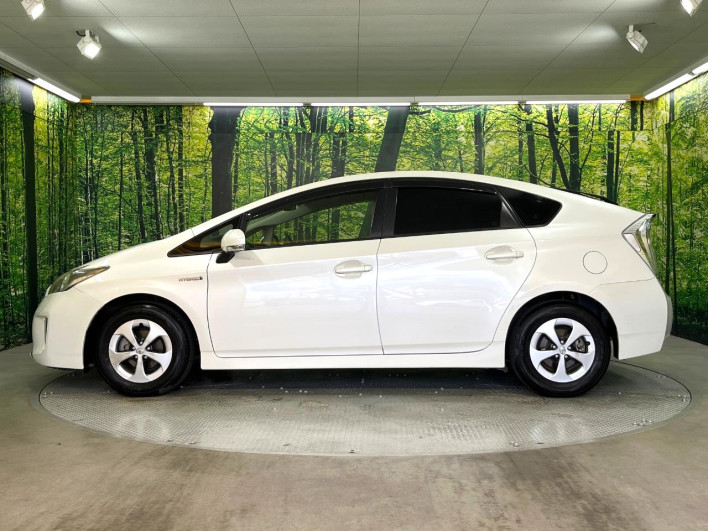 2013 Toyota Prius DAA-ZVW30 (UW-6a34b420445ee)[19]