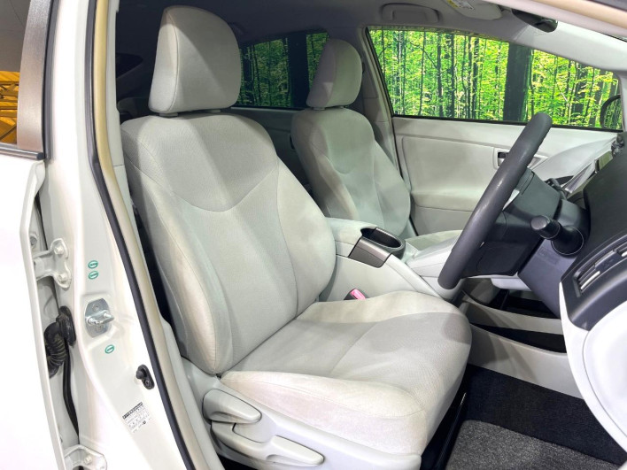 2013 Toyota Prius DAA-ZVW30 (UW-6a34b420445ee)[23]