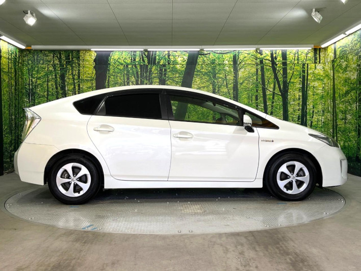2013 Toyota Prius DAA-ZVW30 (UW-6a34b420445ee)[15]