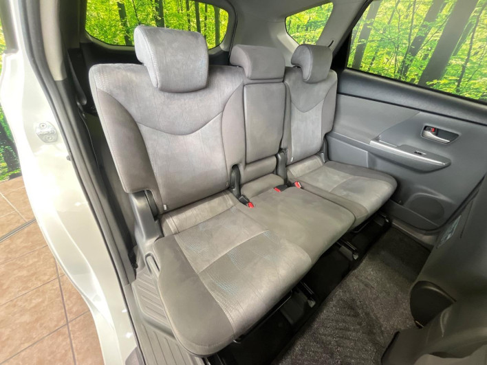 2012 Toyota Prius α DAA-ZVW41W (UW-6a34b421cad10)[7]