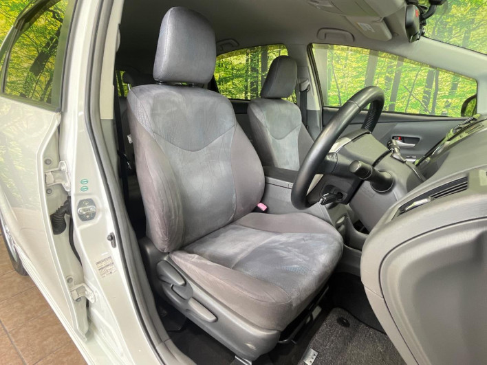 2012 Toyota Prius α DAA-ZVW41W (UW-6a34b421cad10)[6]