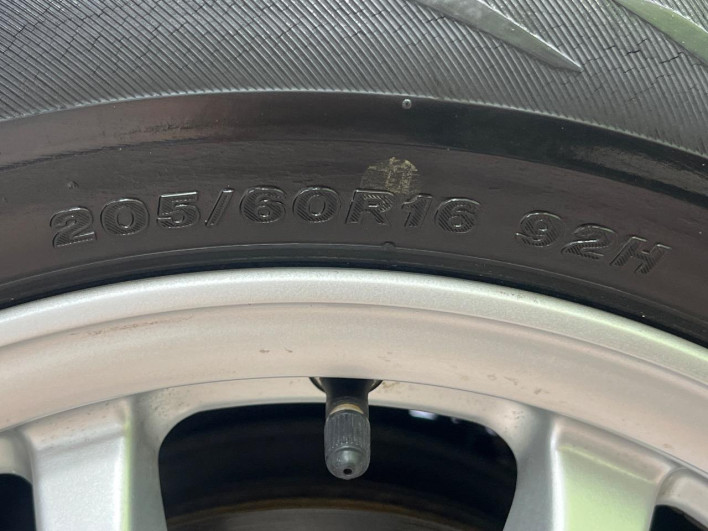 2012 Toyota Prius α DAA-ZVW41W (UW-6a34b421cad10)[12]