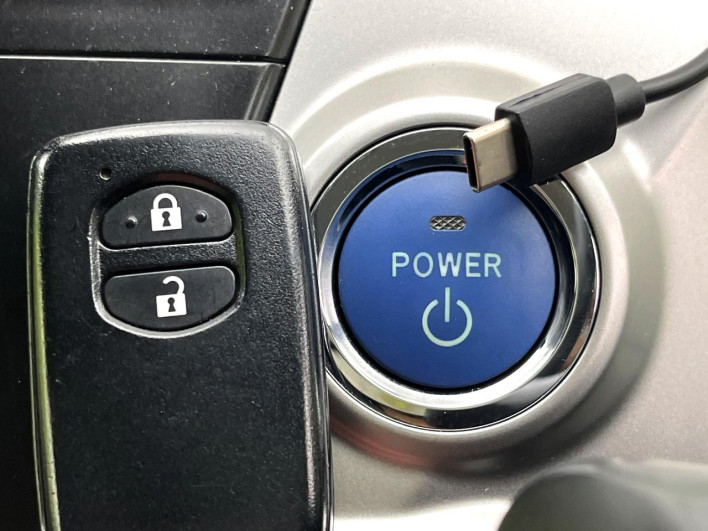 2012 Toyota Prius α DAA-ZVW41W (UW-6a34b422034cb)[9]