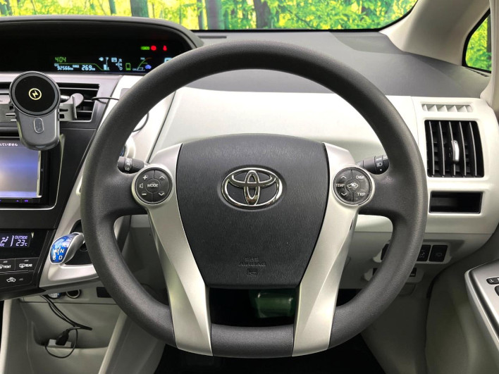 2012 Toyota Prius α DAA-ZVW41W (UW-6a34b422034cb)[12]