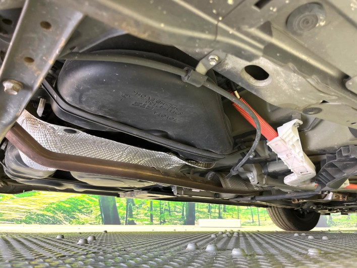 2014 Toyota Prius α DAA-ZVW41W (UW-6a34b4229e0eb)[26]