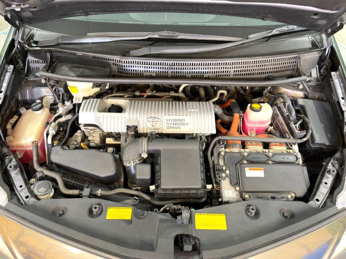 2014 Toyota Prius α DAA-ZVW41W (UW-6a34b4229e0eb)[4]