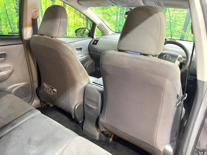 2014 Toyota Prius α DAA-ZVW41W (UW-6a34b4229e0eb)[24]