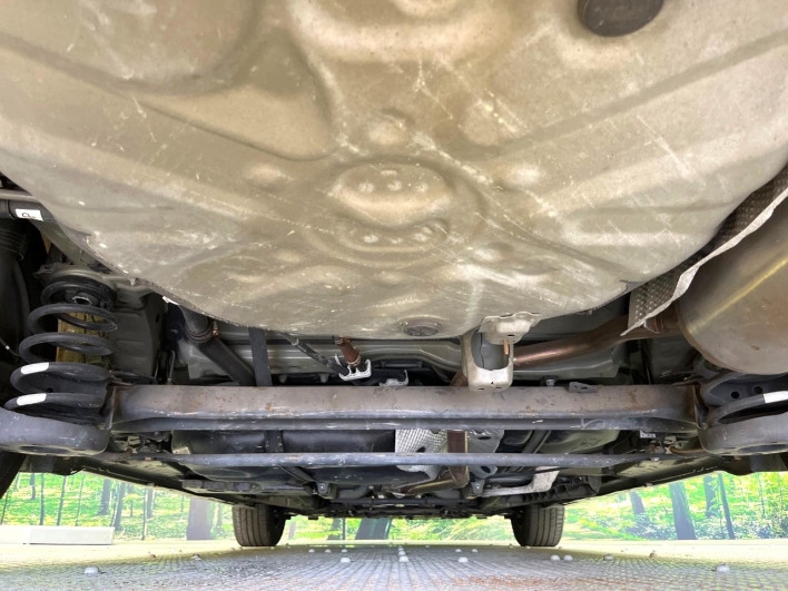 2014 Toyota Prius α DAA-ZVW41W (UW-6a34b4229e0eb)[28]