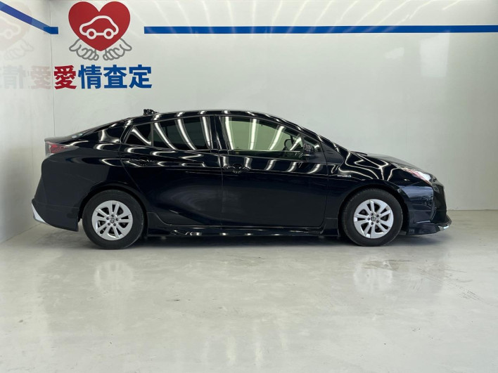 2016 Toyota Prius DAA-ZVW50 (UW-6a34b424cc2d9)[17]