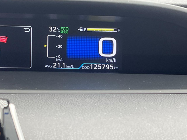 2016 Toyota Prius DAA-ZVW50 (UW-6a34b424cc2d9)[2]