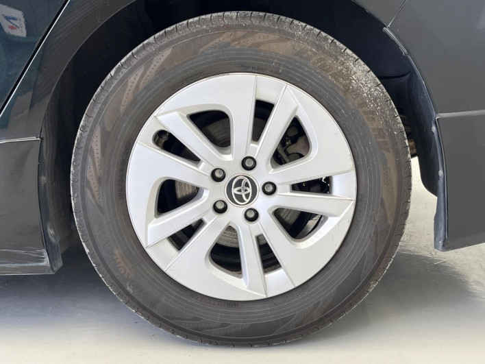 2016 Toyota Prius DAA-ZVW50 (UW-6a34b424cc2d9)[6]