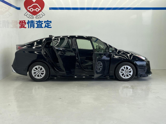 2016 Toyota Prius DAA-ZVW50 (UW-6a34b424cc2d9)[18]
