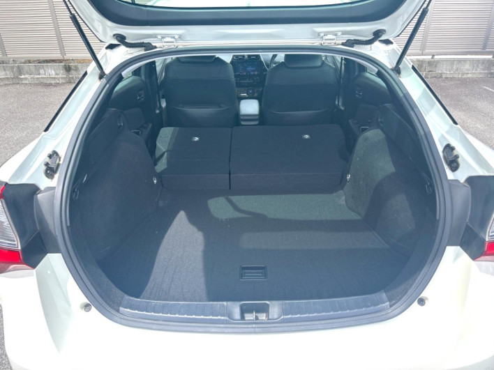 2020 Toyota Prius DAA-ZVW51 (UW-6a34b42727f8d)[26]