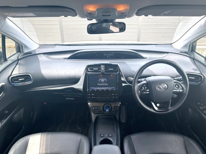2020 Toyota Prius DAA-ZVW51 (UW-6a34b42727f8d)[28]