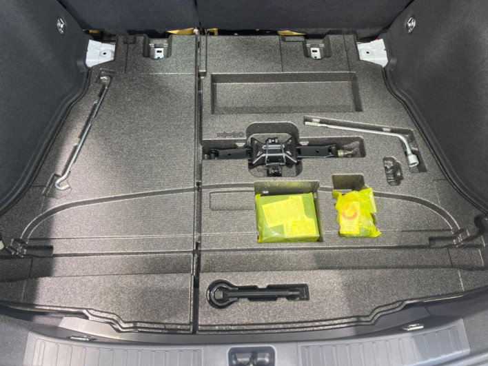 2021 Toyota Prius 6AA-ZVW51 (UW-6a34b42903035)[12]