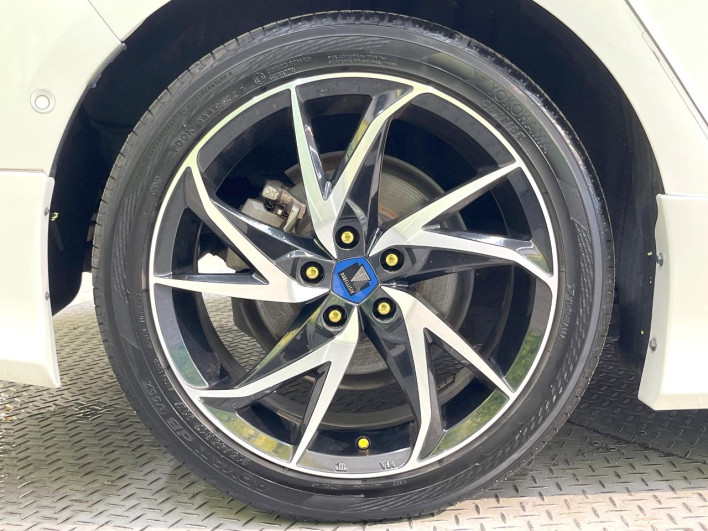 2017 Toyota Prius PHV DLA-ZVW52 (UW-6a34b42ac021e)[23]